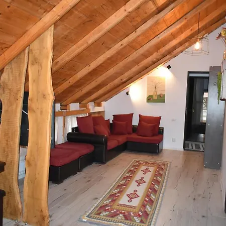 Clematis House Lodge *