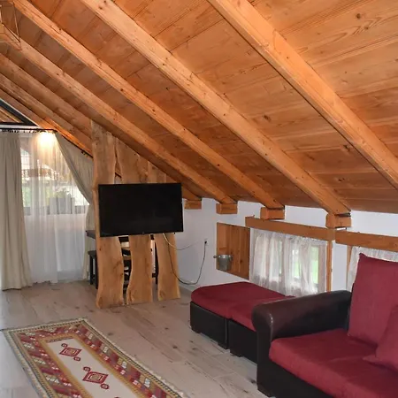 Clematis House Lodge *