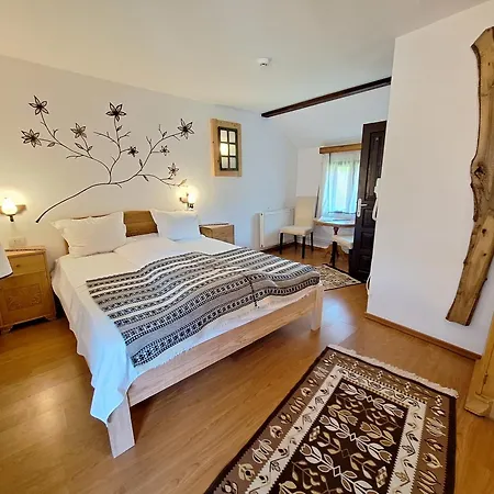 Clematis House Lodge *